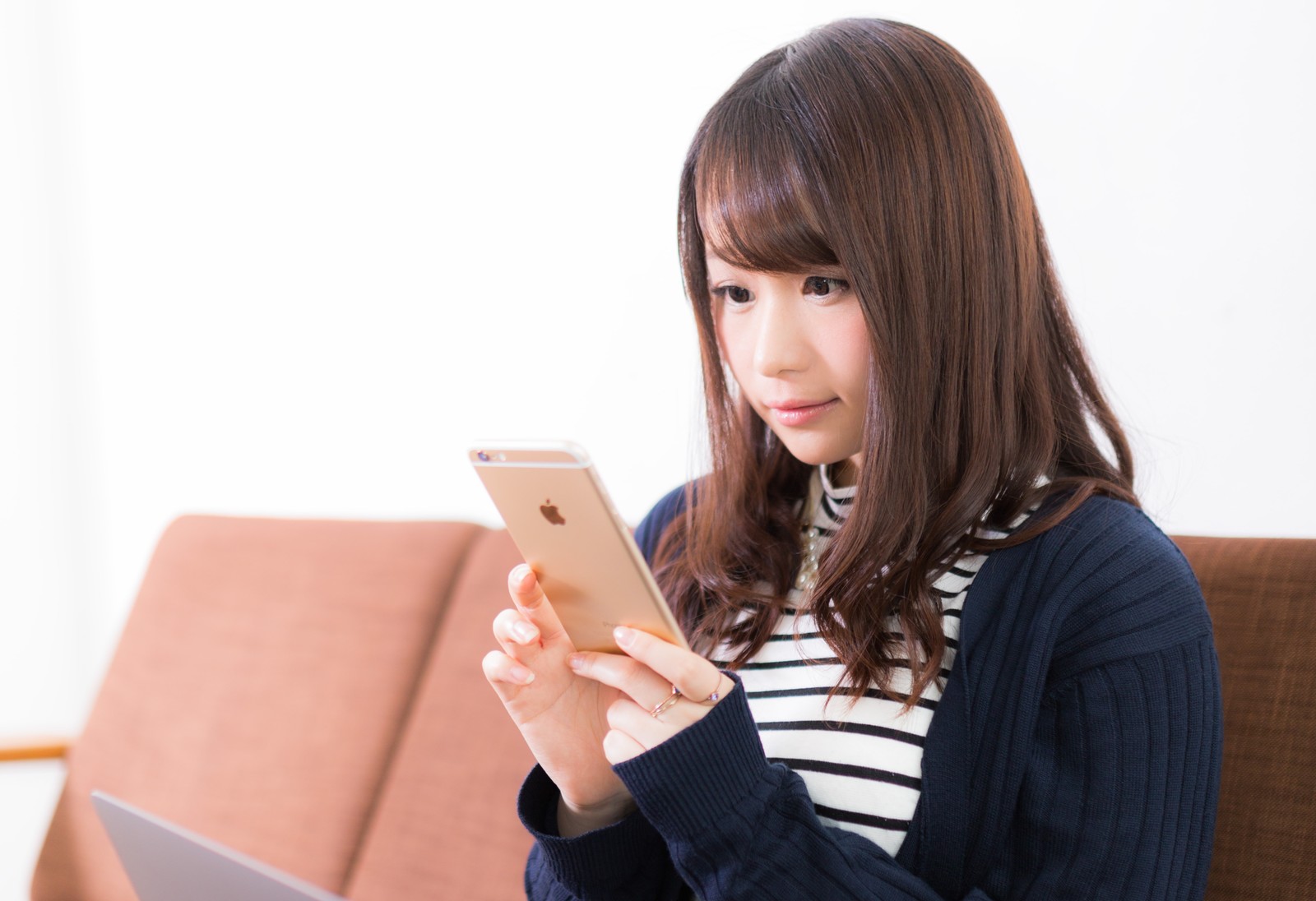 Facebookページの特長と活用方法